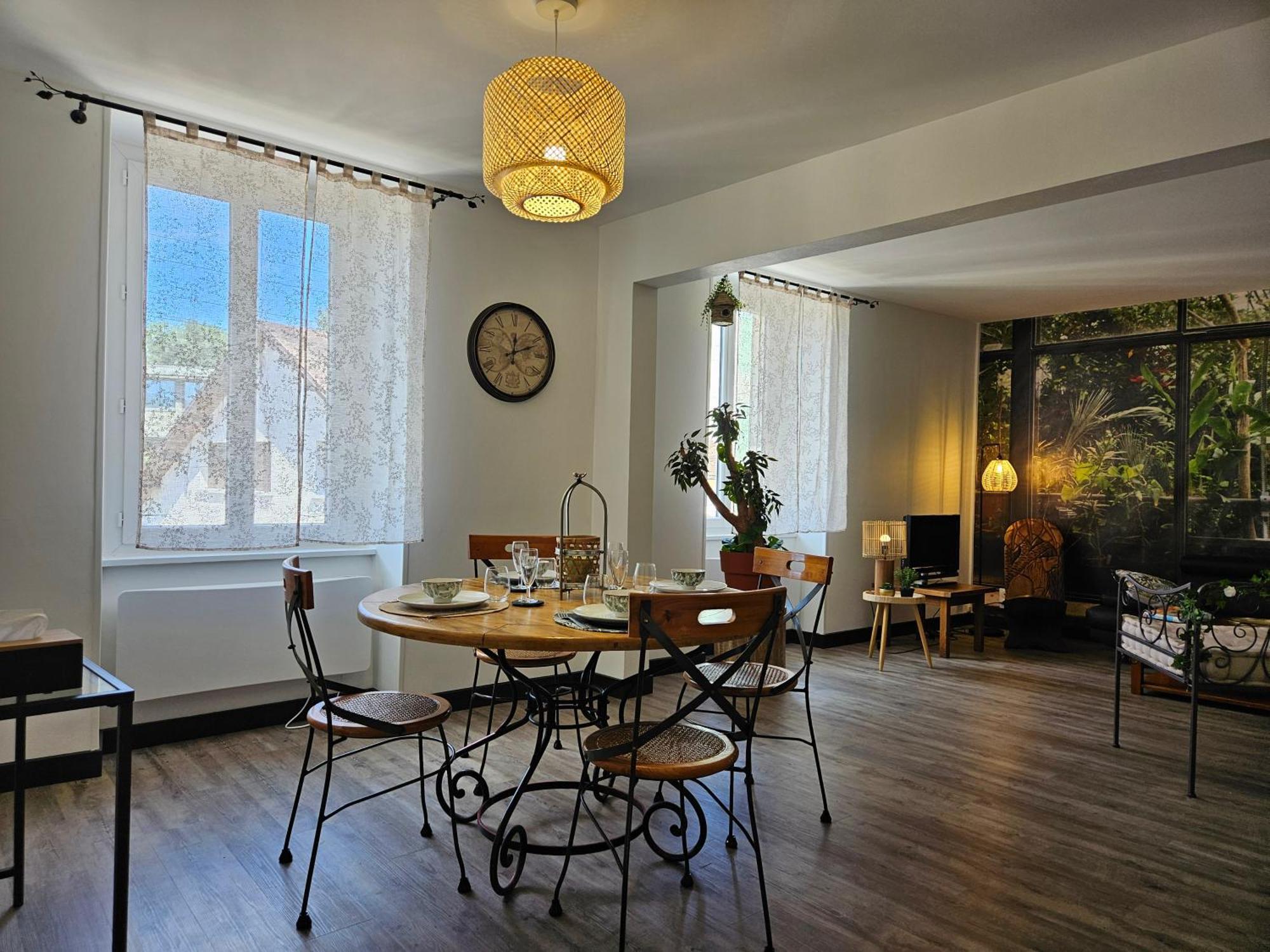 Appartement Le Jardin Imaginaire Champagnole Exterior photo